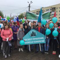 Студенты приняли активное участие в шествии в честь празднования Дня победы в г. Кирове